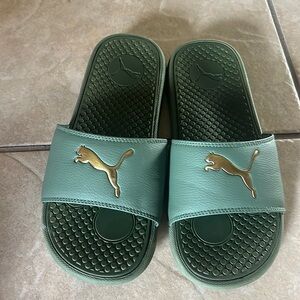 Puma  ladies, sandals, size 9, Green  color have a cushion very comfortable